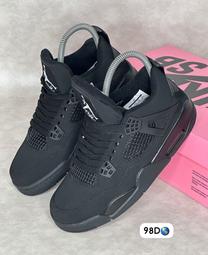 Air Jordan Retro 4 Negro Hombre