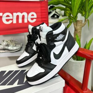 Bota Jordan Retro Negro - Blanco Hombre