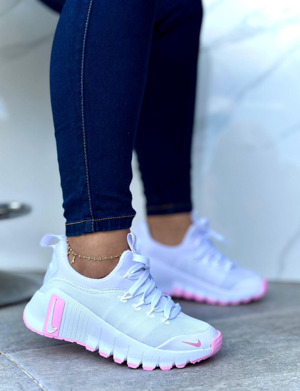 Tenis Nike Free Metcon Blanco Rosa Dama