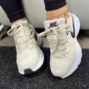 Tenis Nike Valvula Dama Beige Negro