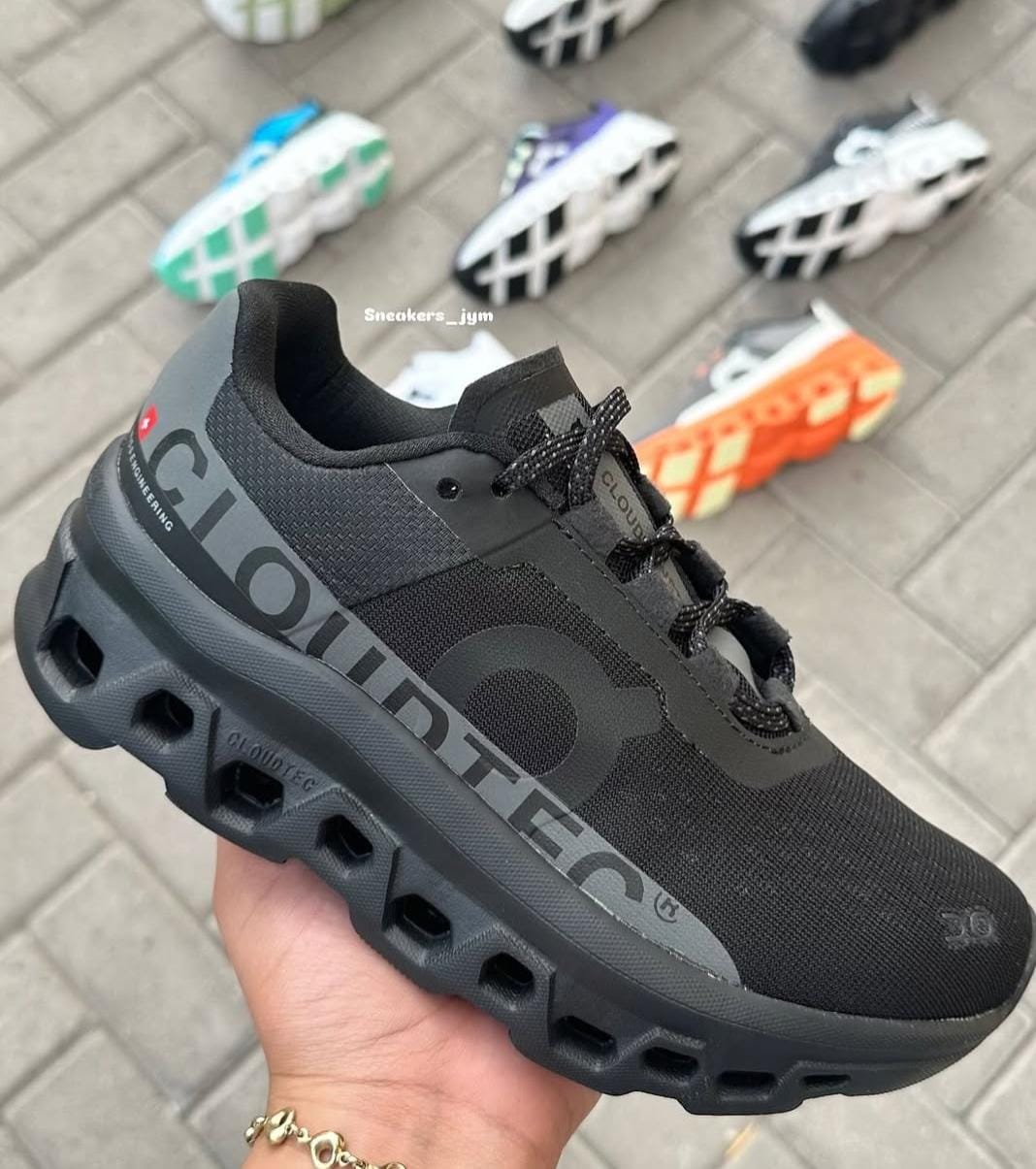 On cloud Running Negro Unisex